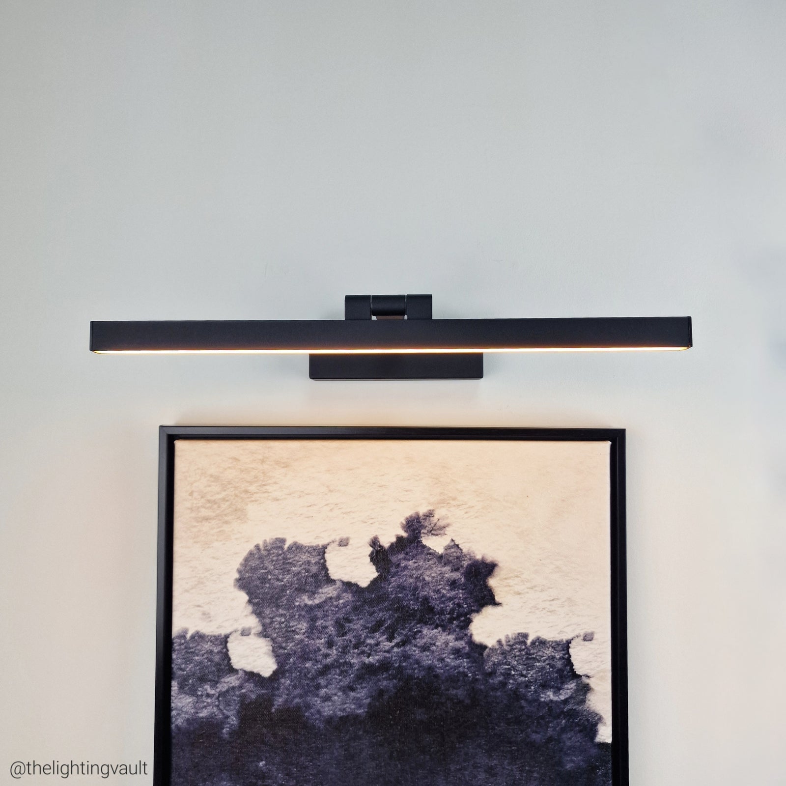 Luxury wall mounted picture light for modern interiors